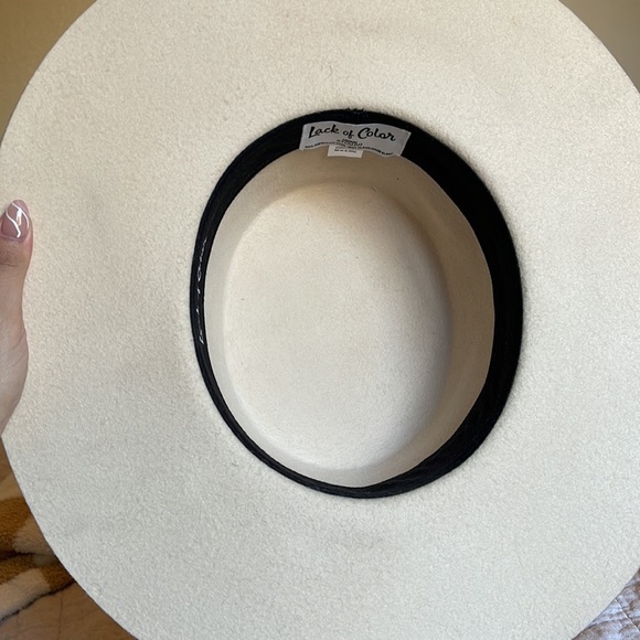 Lack of Color | The Sierra - Picture 5 of 8